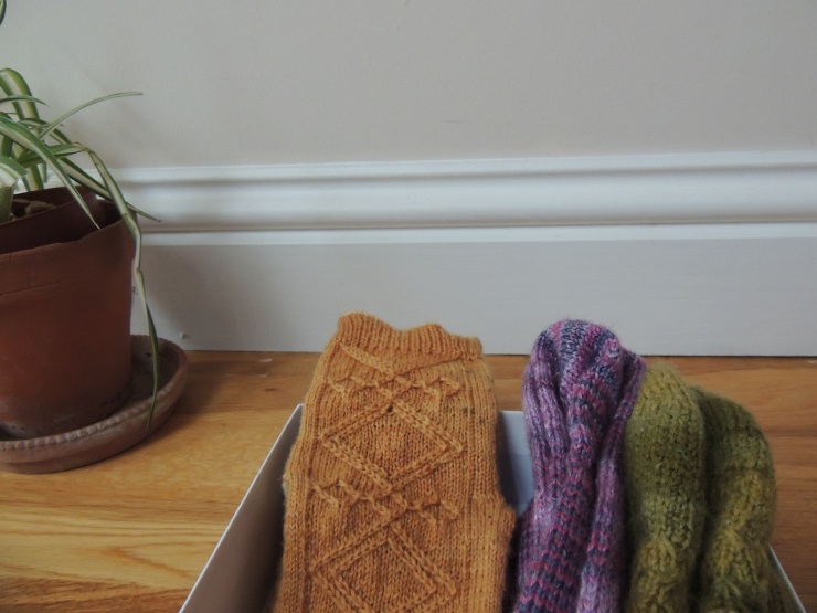 mayia socks boite à chaussettes laine teintes main naturellment oignons sheep and co yarns